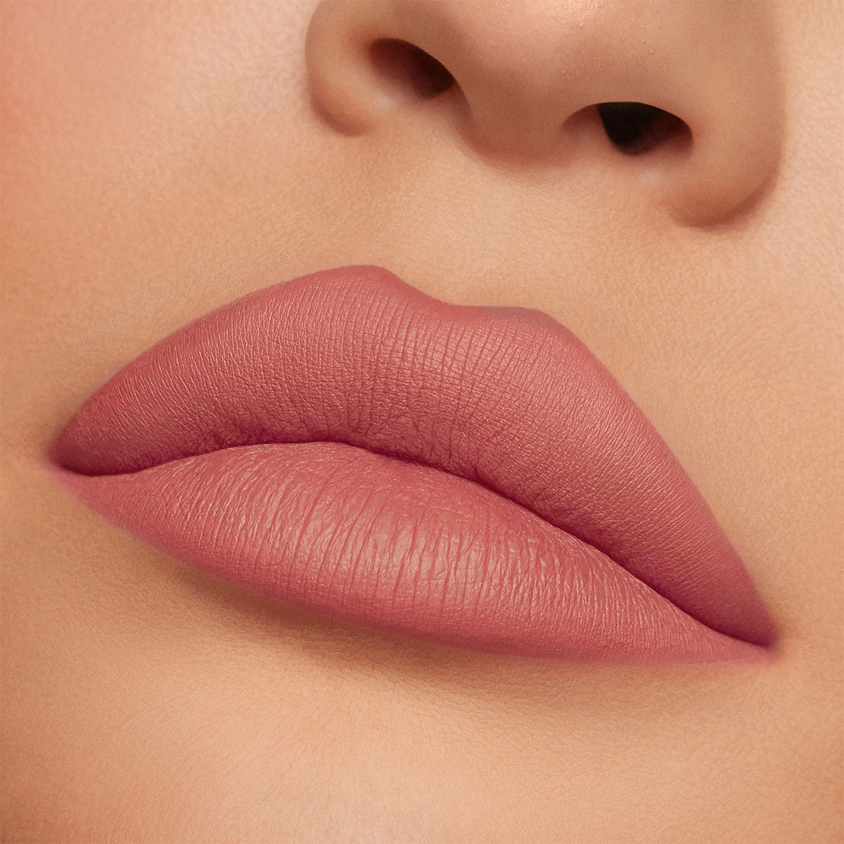 LIP BLUSH (LABIAL LÍQUIDO)